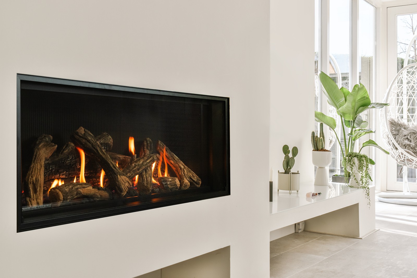 Valor LT2 linear gas fireplace